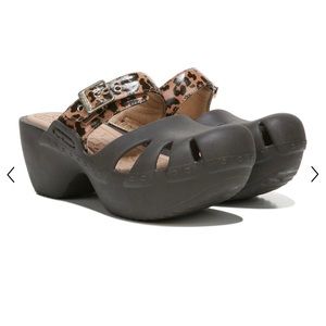 NIB Dr Scholls Dance On Clogs Size 8 (but fits 7.5!)